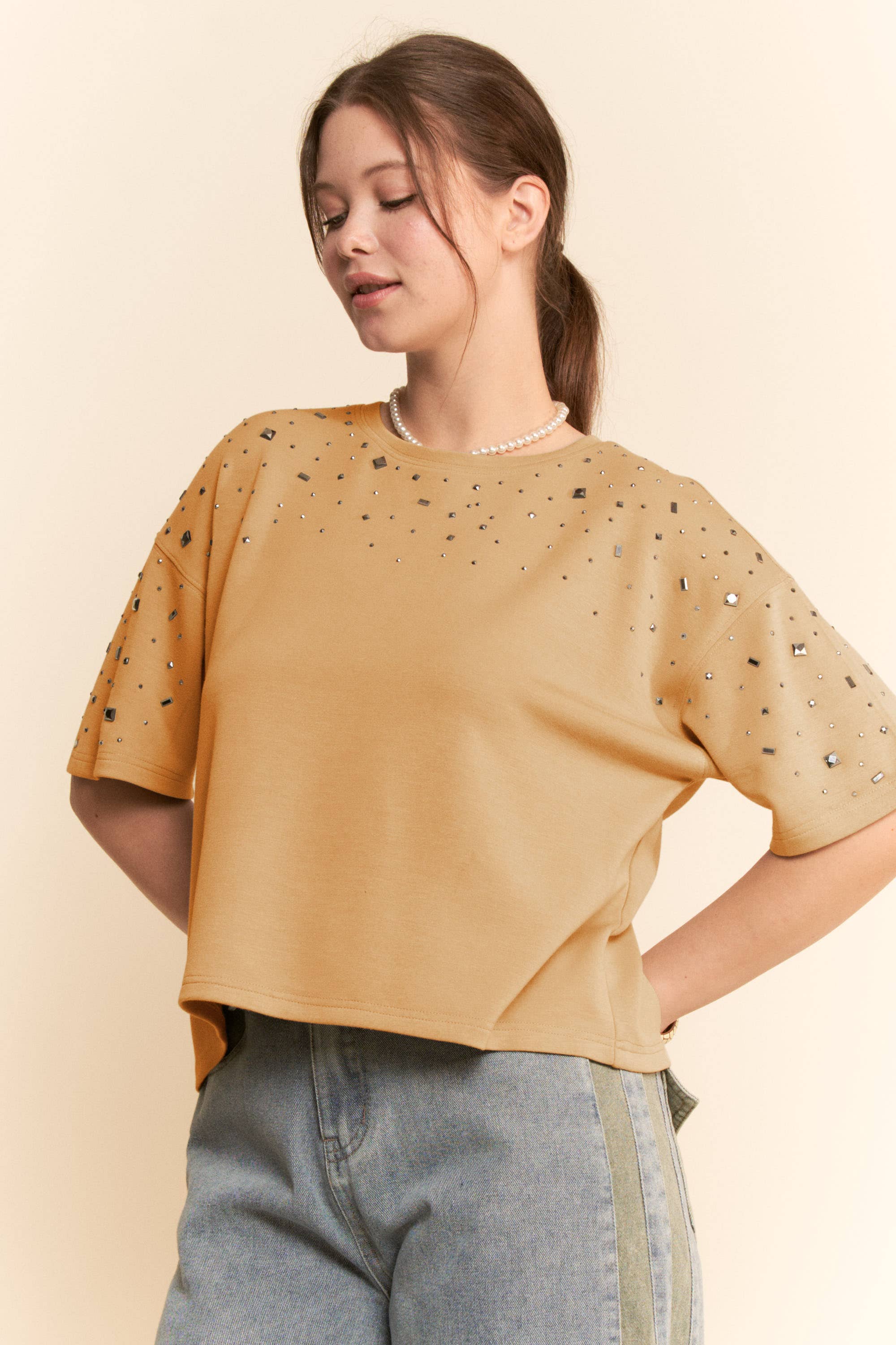 Davi & Dani – Großhandel Strickoberteil – Damen – HOTFIX BESATZ KURZARM LOOSE FIT OBERTEIL2