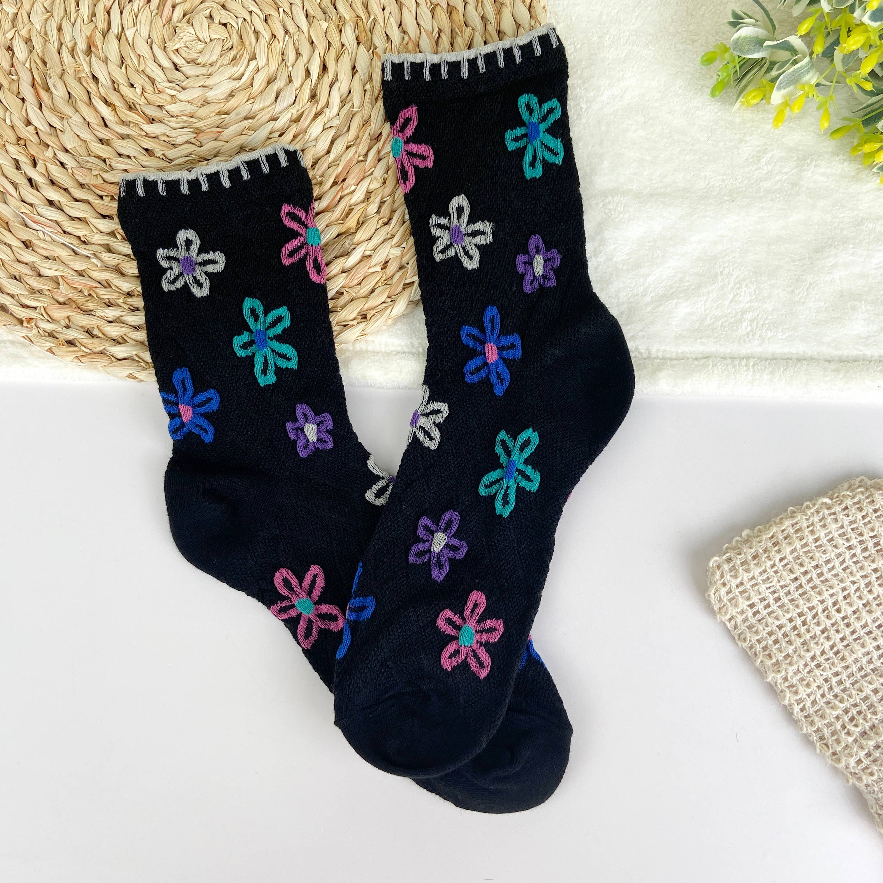 SoapElenGlen - Wholesale Socks - Women's - Women's mid-calf floral socks6