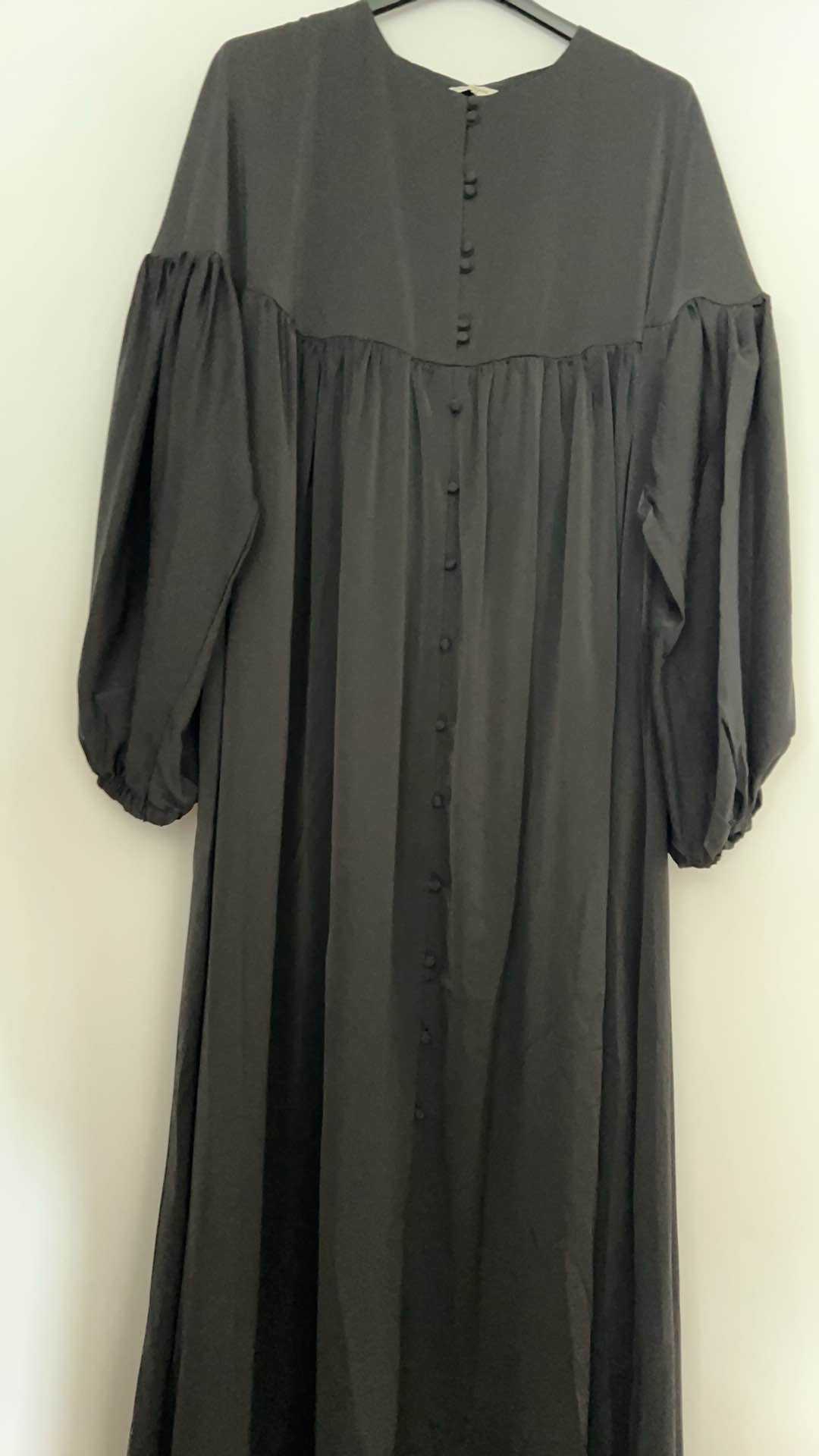 Aawoe Abaya – Hijab - Mulher por atacado – Vestido Abaya Chic com Mangas Bufantes - 2432-ROB10