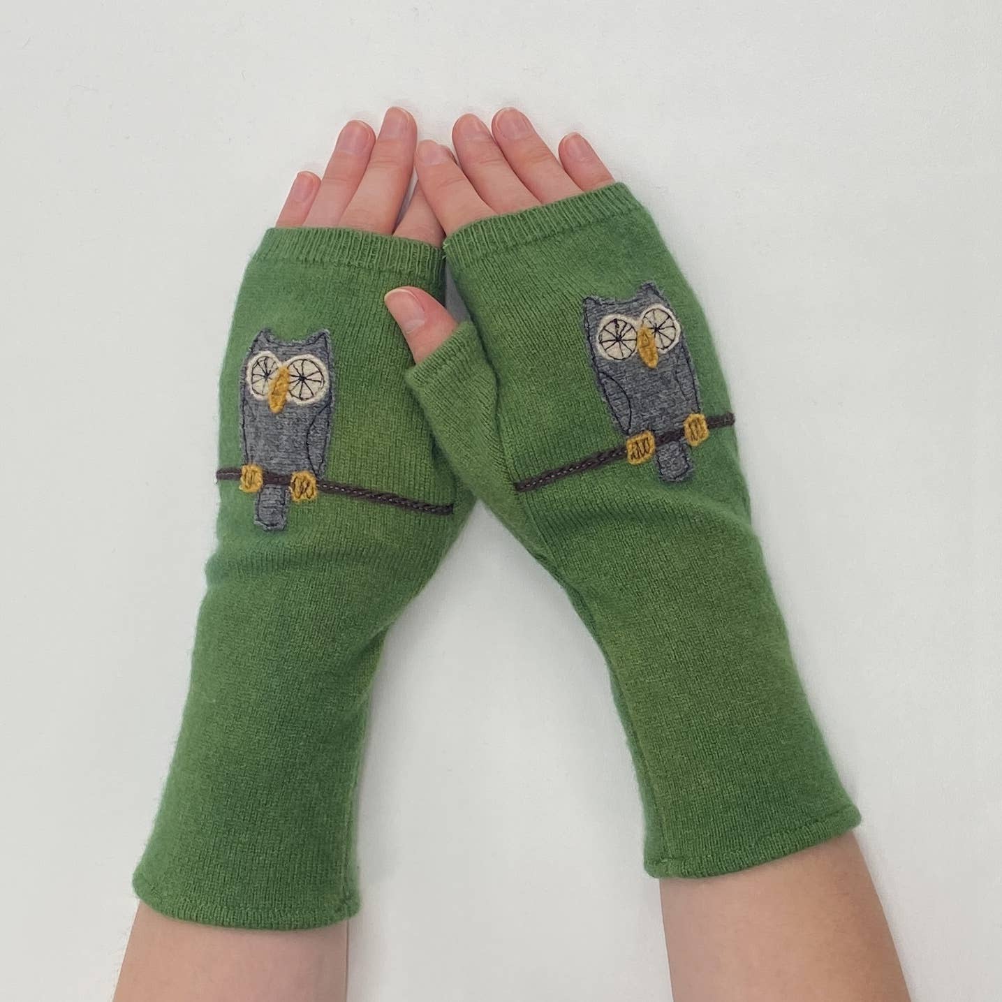 Sardine Clothing Co. - Wholesale Gloves - Women's - Fingerless Cashmere Gloves-Owl2