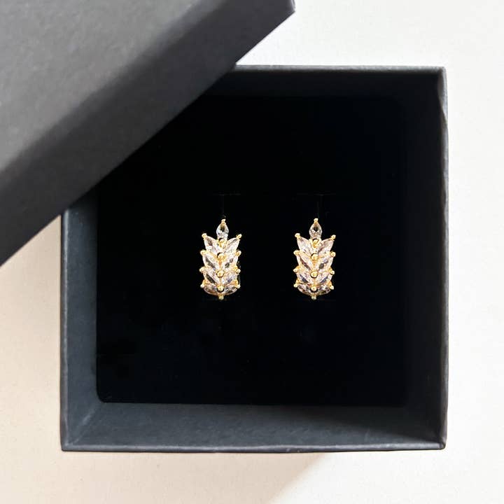 ÉCLAIRE - Wholesale Dangle Earrings - 18k Gold-plated PETAL CIRCLES