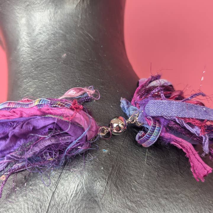 Megan Crook Textiles – wholesale Woven necklace – Silk Yarn Necklace in Pink and Purple5