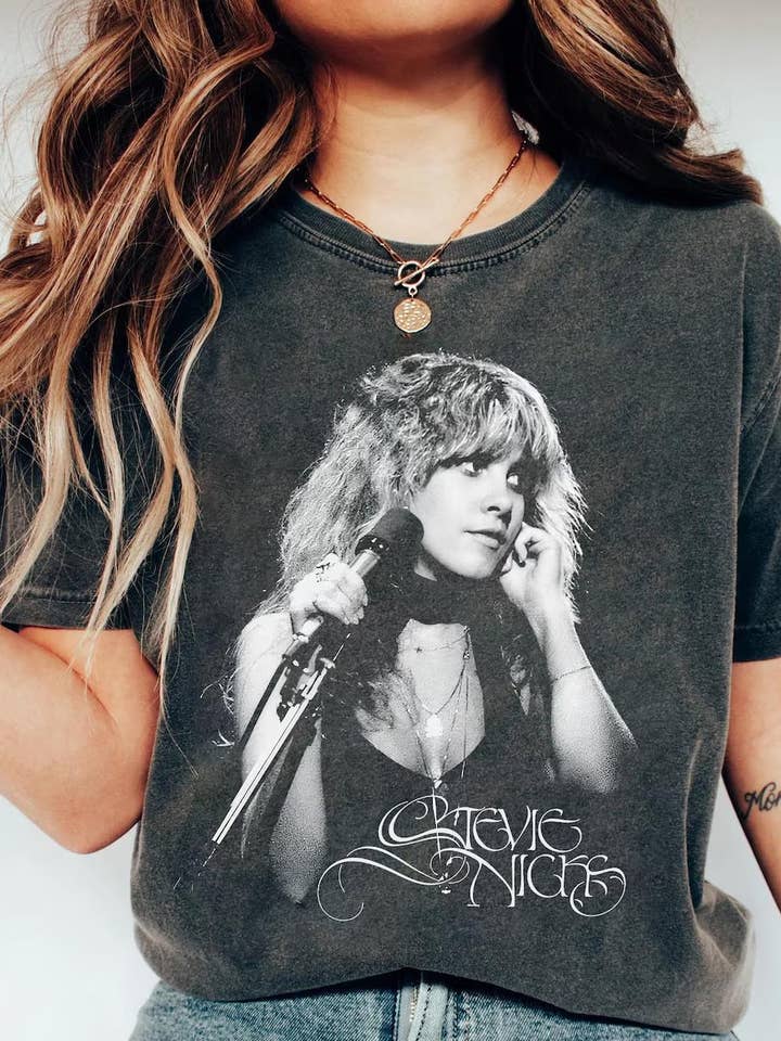 TheKingShirt - Wholesale Graphic Sweatshirt - Women's - Stevie Nicks Concert Tour Graphic Tee 2025 Merch Shirt