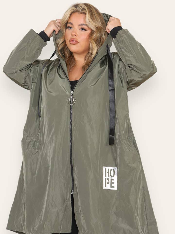 Miss Bold - Wholesale Raincoat - Women's - Oversized Hooded Rain Mac
