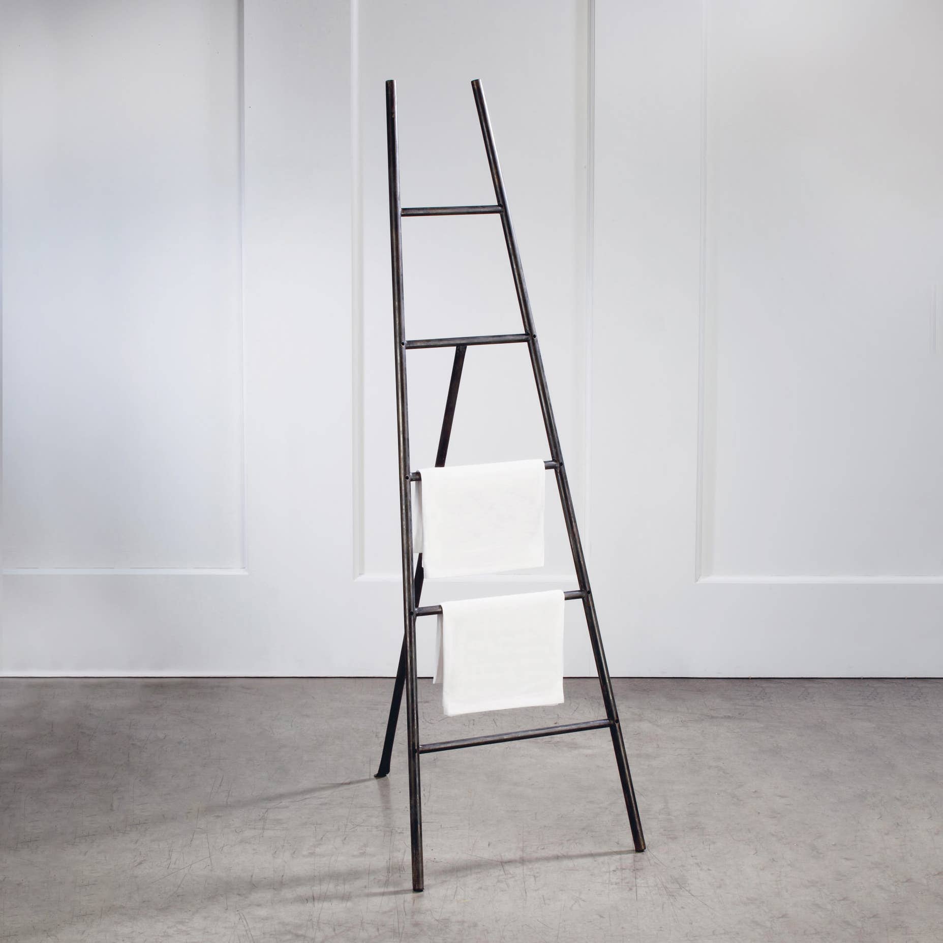Tripar International - Wholesale Easel - Ladder Floor Easel - Large1