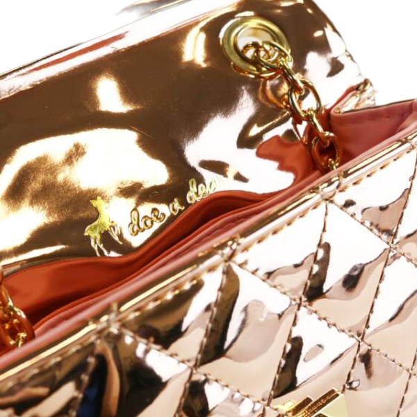 Doe a Dear – wholesale Crossbody-väska – Barn – B1220-1 Crossbody metallisk quiltad handväska (4 färger)12