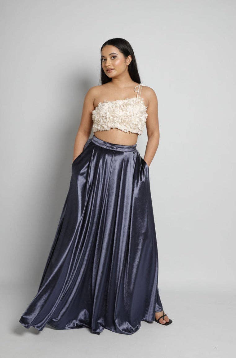 The Naked Laundry – Großhandel Bluse – Damen – Petal One String Lehenga Crop Top in Creme2