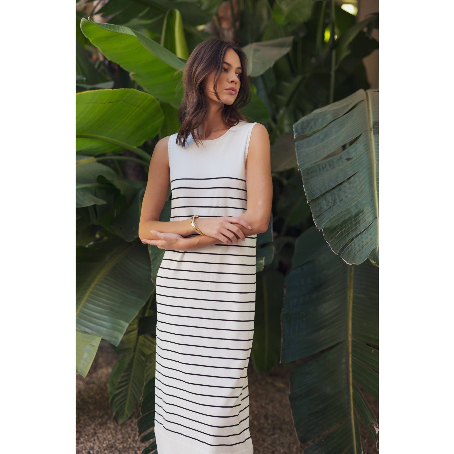 FUN2FUN - Vendita all'ingrosso Vestito - Donna - Abito midi senza maniche a righe con scollo rotondo.10