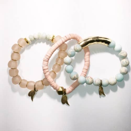 Elle est une sirène Trio 3 pour la vente par omibeads