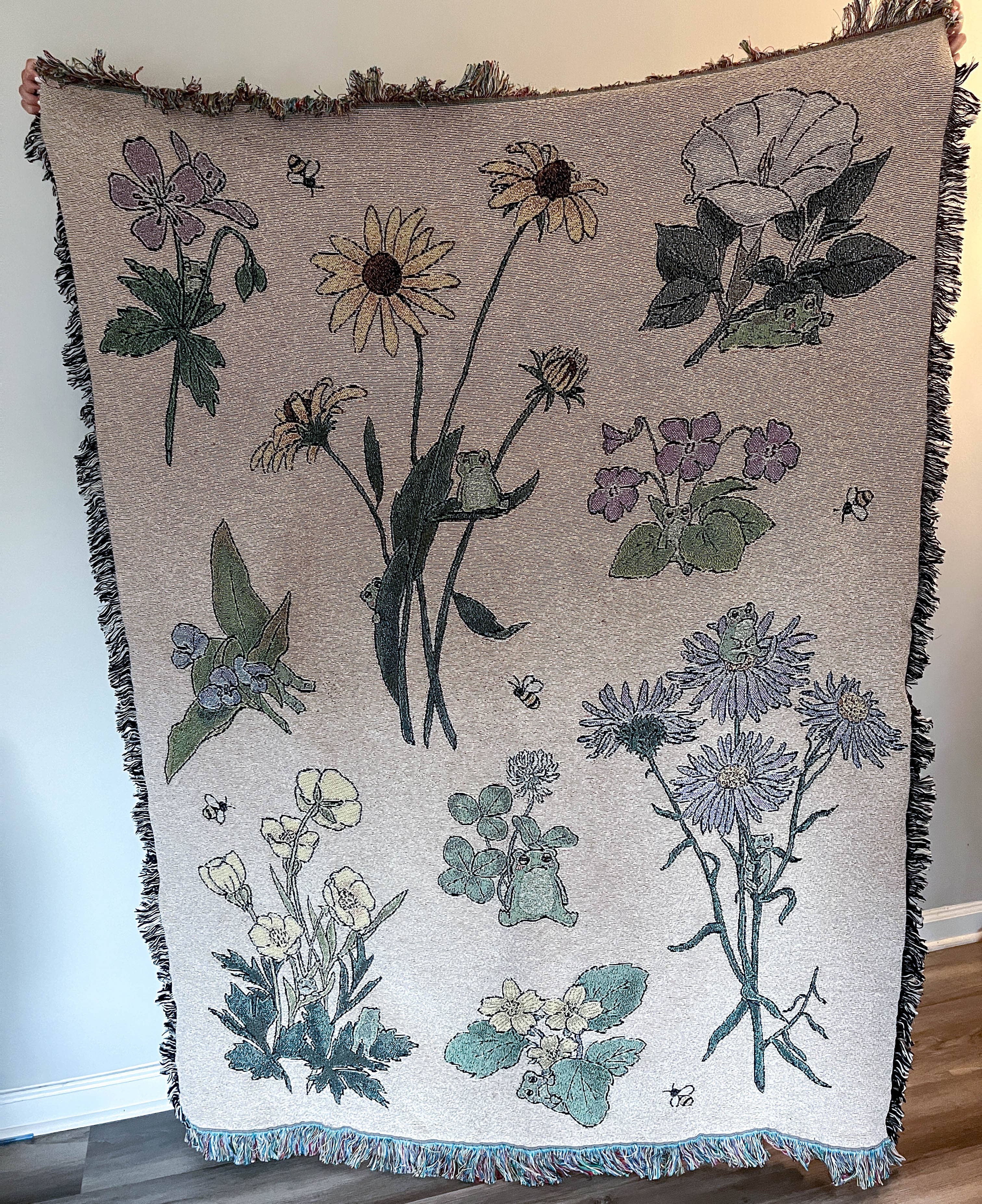 Frogblobs - Wholesale Throw Blanket - Wild Flowers Tapestry Blanket2
