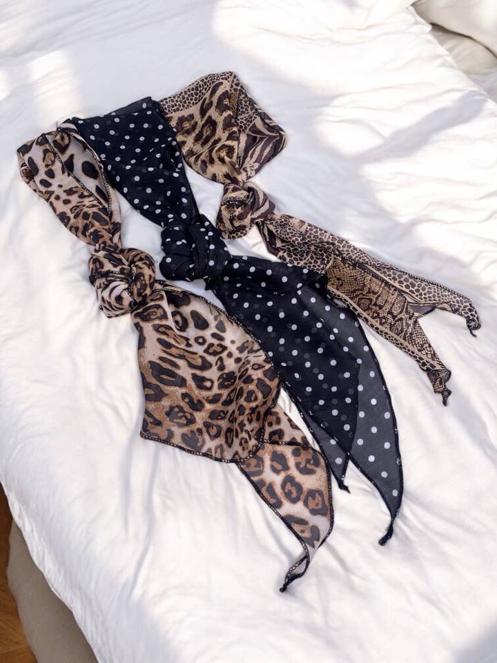 Patterned scarf FL13 for wholesale by BYREN | ÉLINE L'ATELIER