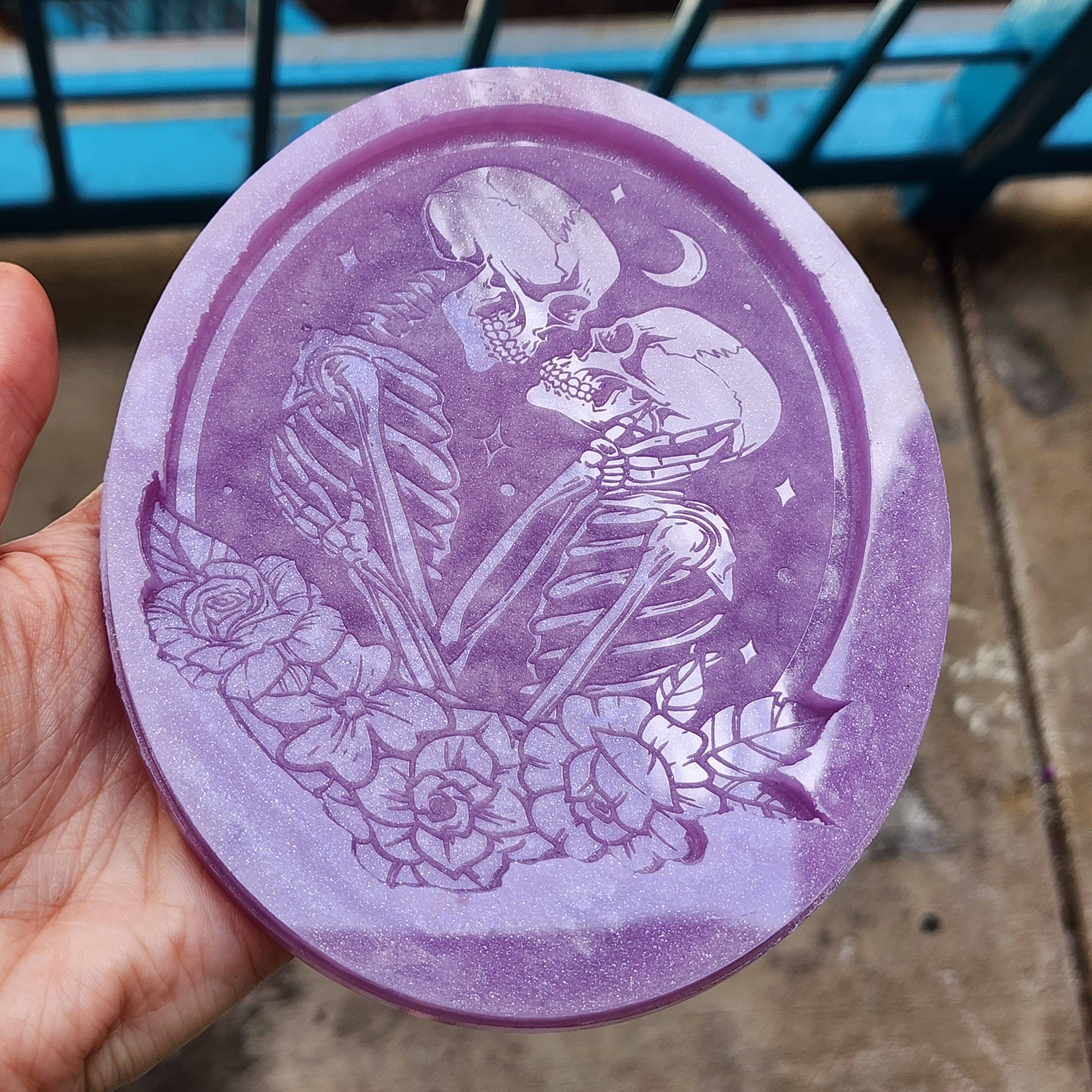 KCRESINSHOP - Wholesale Craft Supplies - The Lovers Kiss Mold1