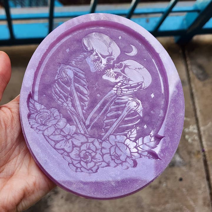 KCRESINSHOP - Wholesale Craft Supplies - The Lovers Kiss Mold1