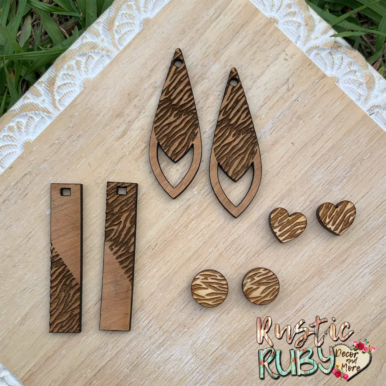 Rustic Ruby Decor and More LLC - Wholesale Stud/Post Earrings - Tiger Stripe Stud Earrings1