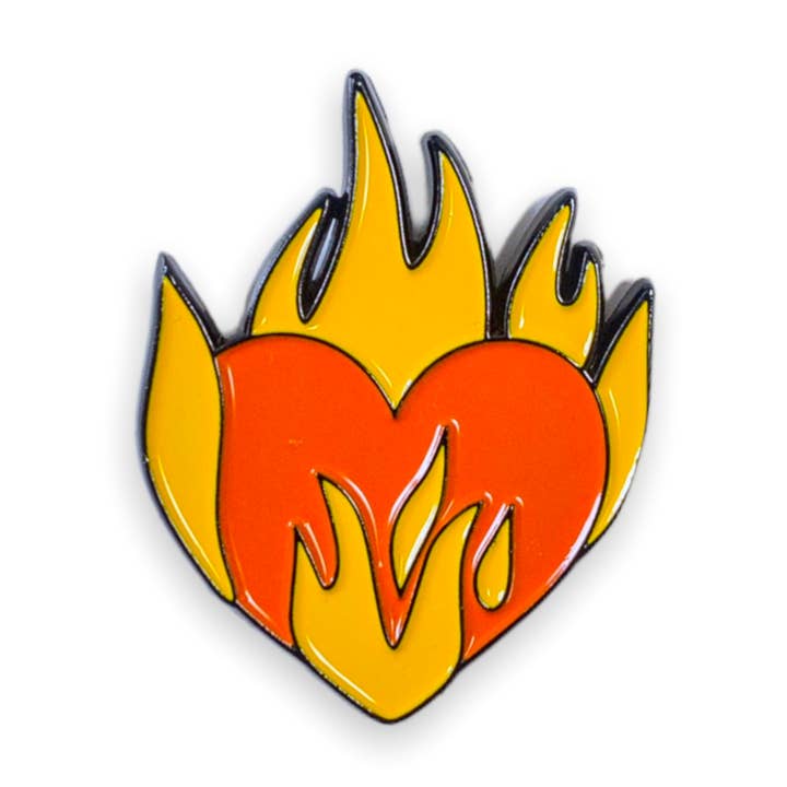 90s Y2k Hjärta Flame 00's Emalj Pin för wholesale av Quirky Crate