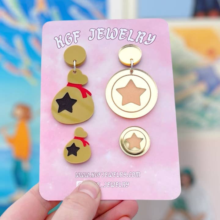 Boucles d'oreilles et porte-clés en acrylique faits main Bell Coin & Bag pour la vente par KGF Studios