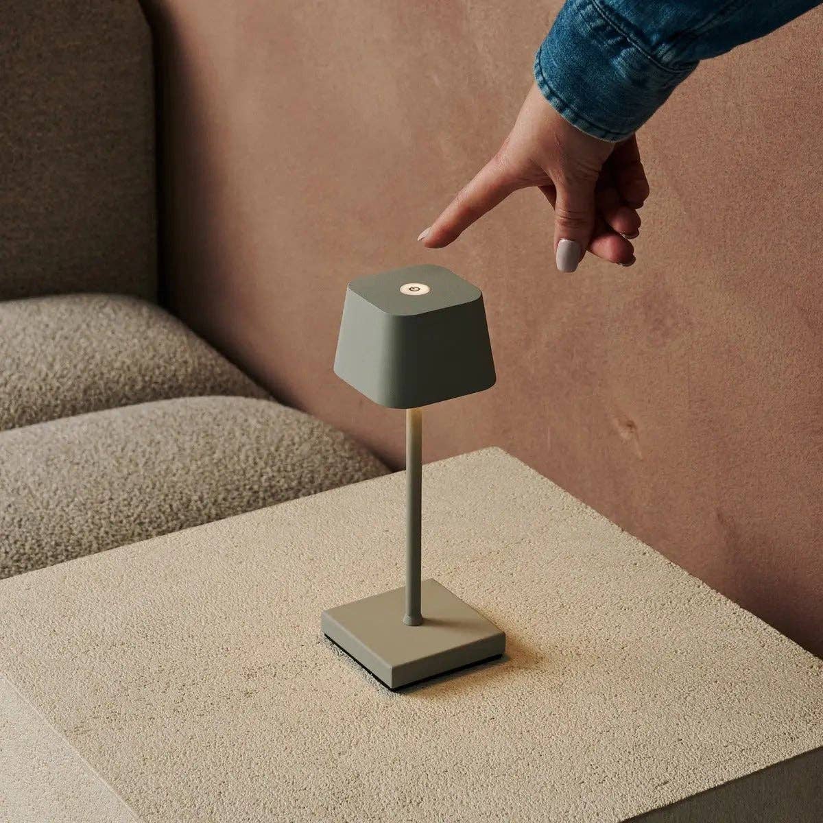 Tavellio - Wholesale Accent/Desk Lamp - Sarphati Mini Shadow Grey Cordless Table Lamp | Rechargeable via Charging Station & 3 Light Modes7
