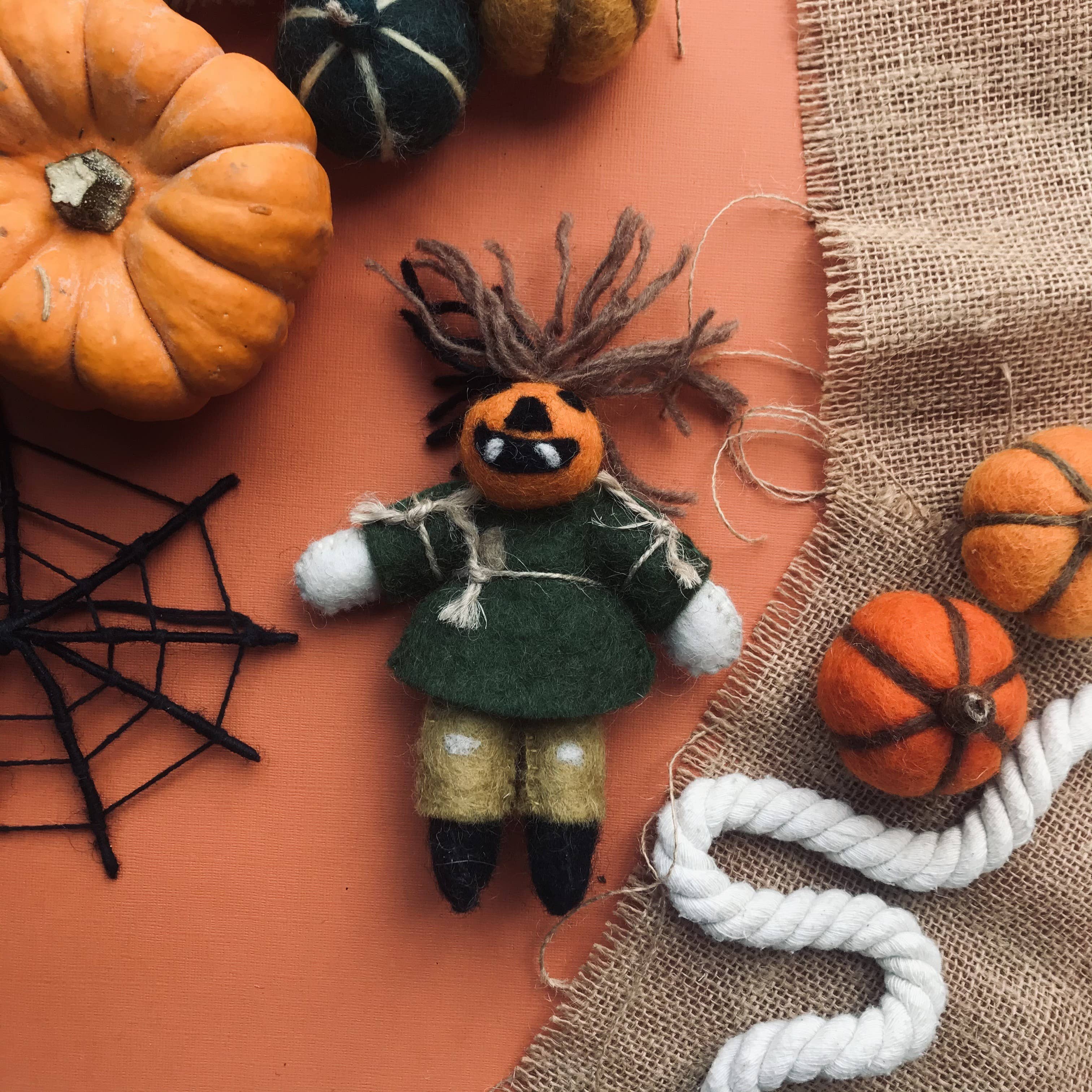 Felt So Good – wholesale Ornament set – Handmade Felt Hanging Halloween Pumpkins (Set of 5) Hanging2