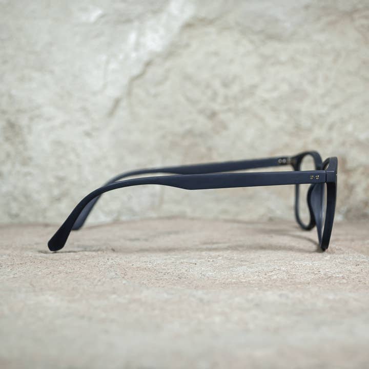 Eio - Wholesale Eyeglasses - Women's - Optics - Avène Navy1
