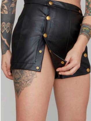 KURZE HOSE AUS KUNSTLEDER für den Großhandel von Trafficanti d'arte wear