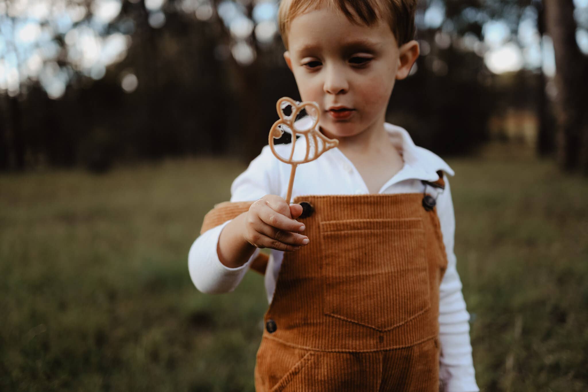 Kinfolk Pantry - Wholesale Bubble Wand - Kids - Bee Bubble Wand – Eco Sensory Toy1