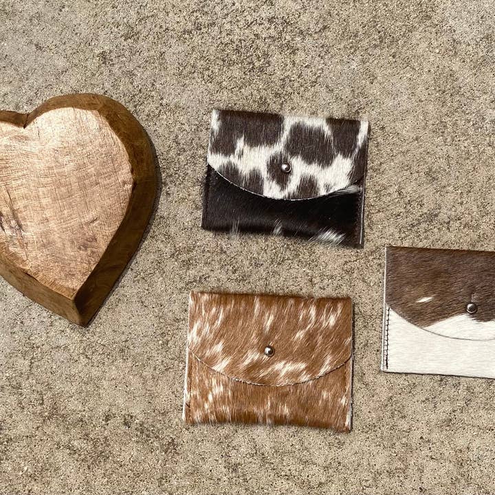 Western Linens - Wholesale Card Holder - Women's - Natural Cowhide Credit Card Holder1