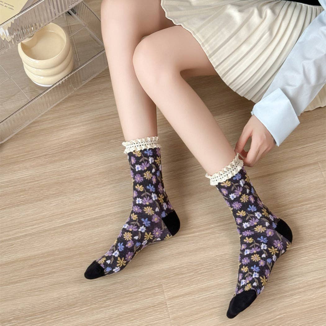 Funkyrel® Atzbranding Limited - Wholesale Socks - Women's - Rufia - Lace-Trim Vintage Floral Relief Socks8
