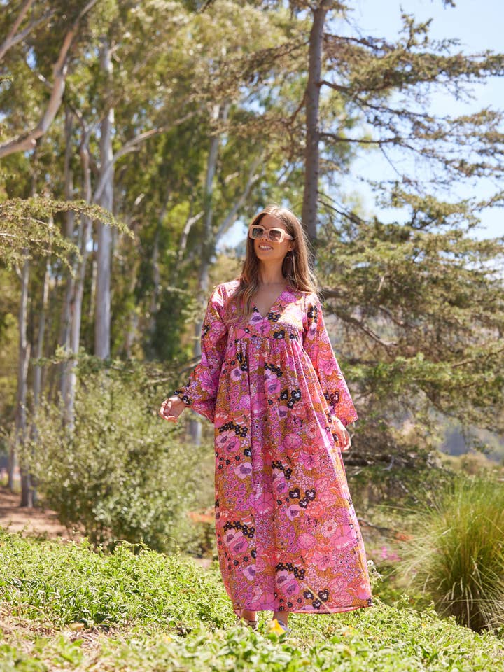 Blue Boheme – Engroshandel Kjole - Dame – Hawaii Trykt Maxi Kjole Pink