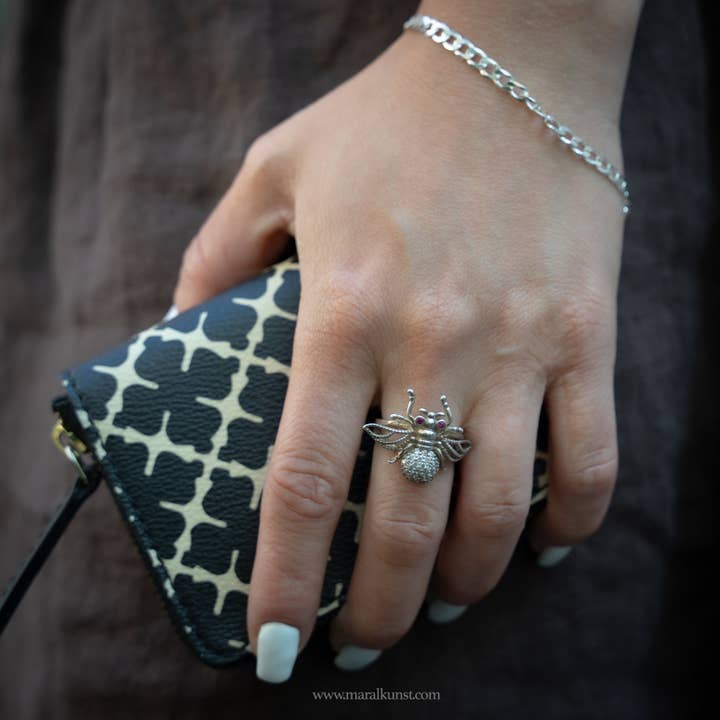 Bague abeille en argent mexicaine pour la vente par Maral Kunst