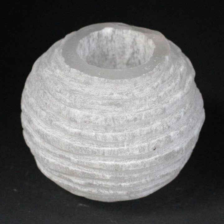 Bougeoir en pierre spirituelle Selenite Snowball, 8 cm pour la vente par AWGifts Europe