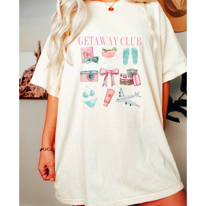 T-shirt graphique Vacay Club Coquette | Vacation pour la vente par Gia Gifts Boutique