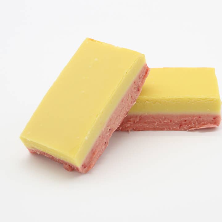 Strawberry Banana Smoothie Fudge 8oz. for wholesale by Farmhouse Fudge