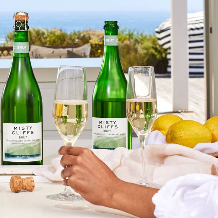 Misty Cliffs - Wholesale Non-Alcoholic Spirits/Wine/Beer - Misty Cliffs Brut Sparkling Wine5