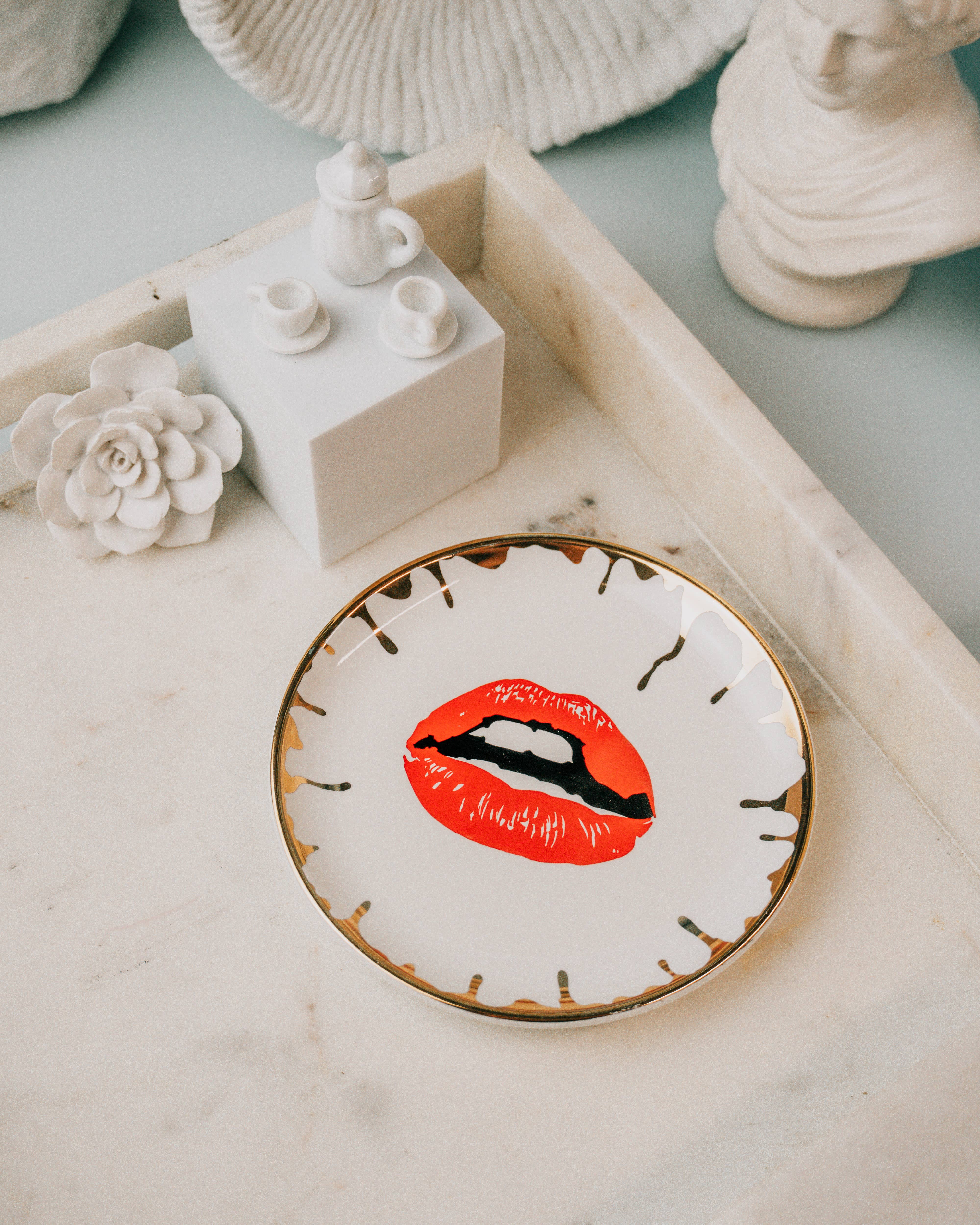 Spitfire Girl - Vente Bocal décoratif - Plat à bijoux rond en céramique Bitch7