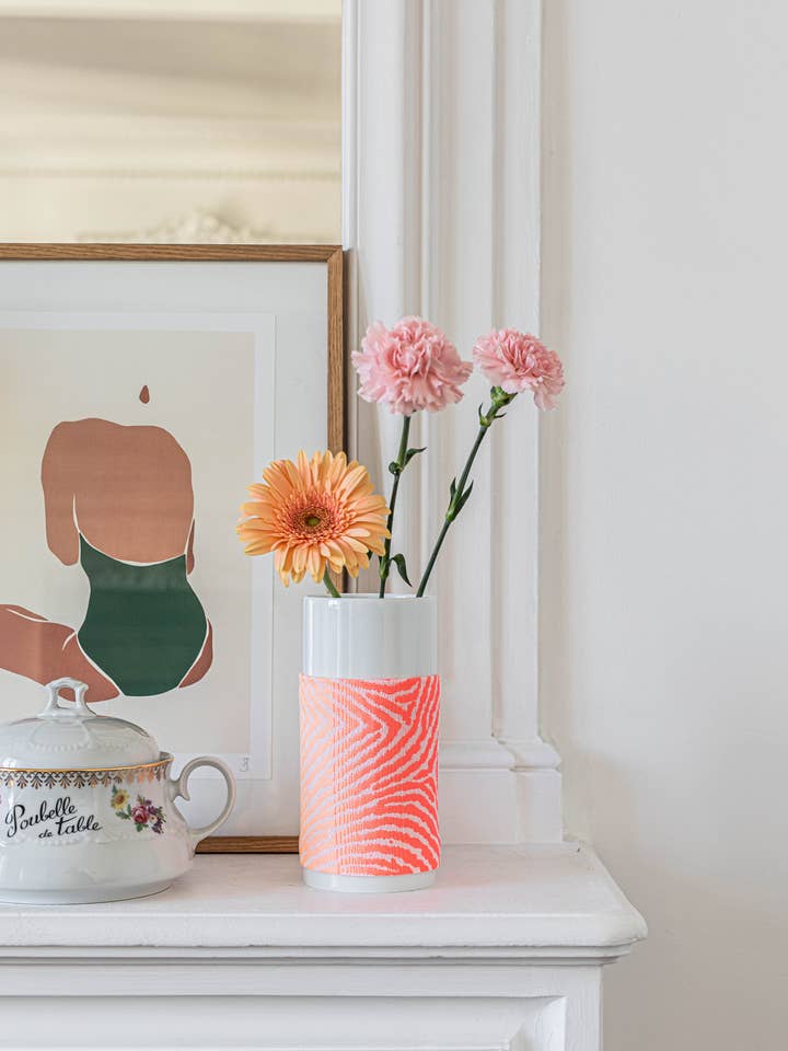 Nathie vase for wholesale by Singulier Origine