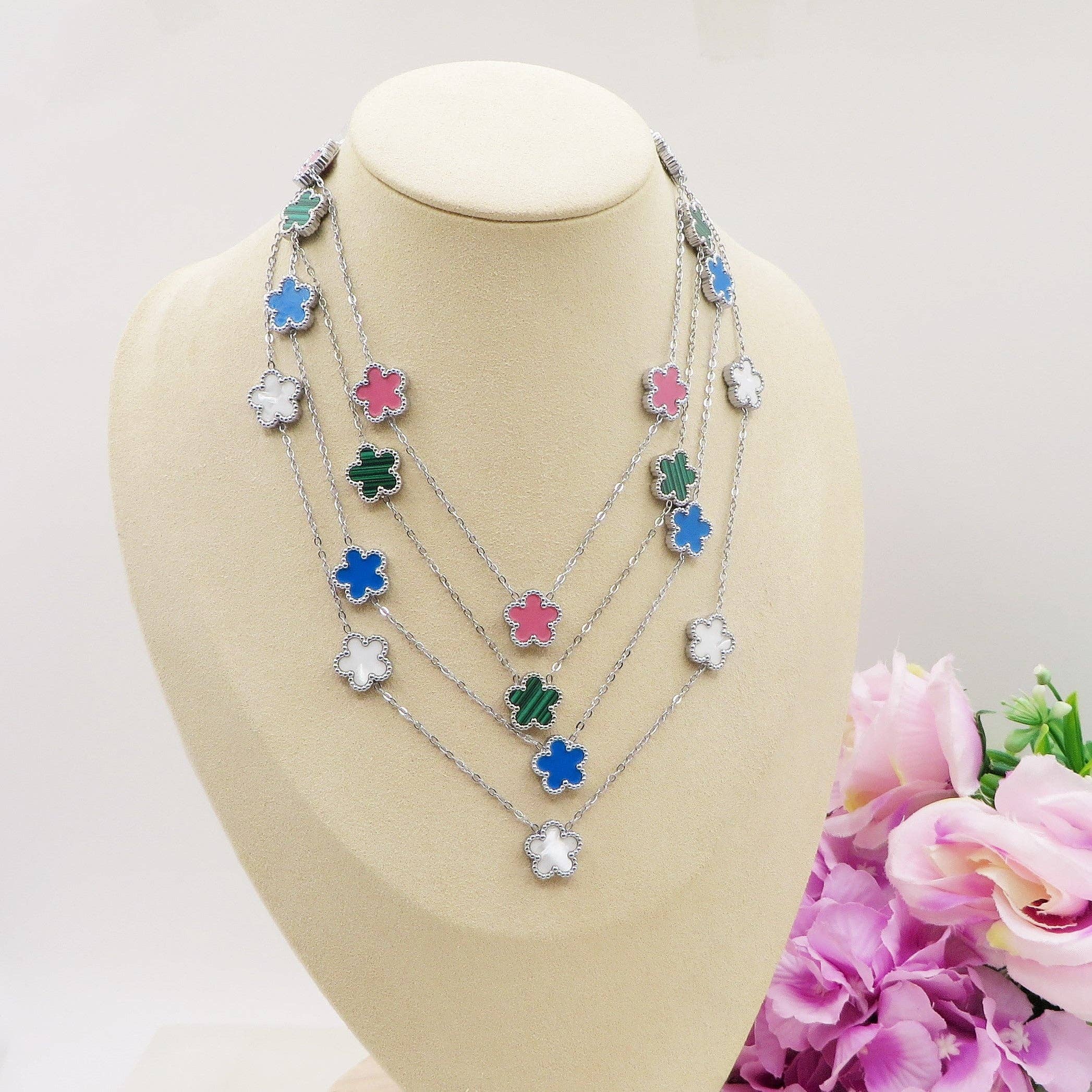 Daemon srls - Vendita all'ingrosso Collana con ciondolo/pendaglio - LILY grandi Fiori ARGENTO 5 fiori ACCIAIO INOSSIDABILE ~ Collana fiori in madreperla1