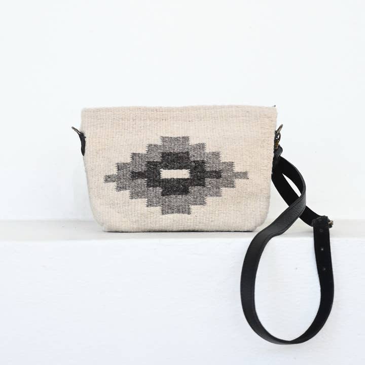 AMASOUK - Wholesale Clutch Bag - Women's - Lorna Convertible Clutch