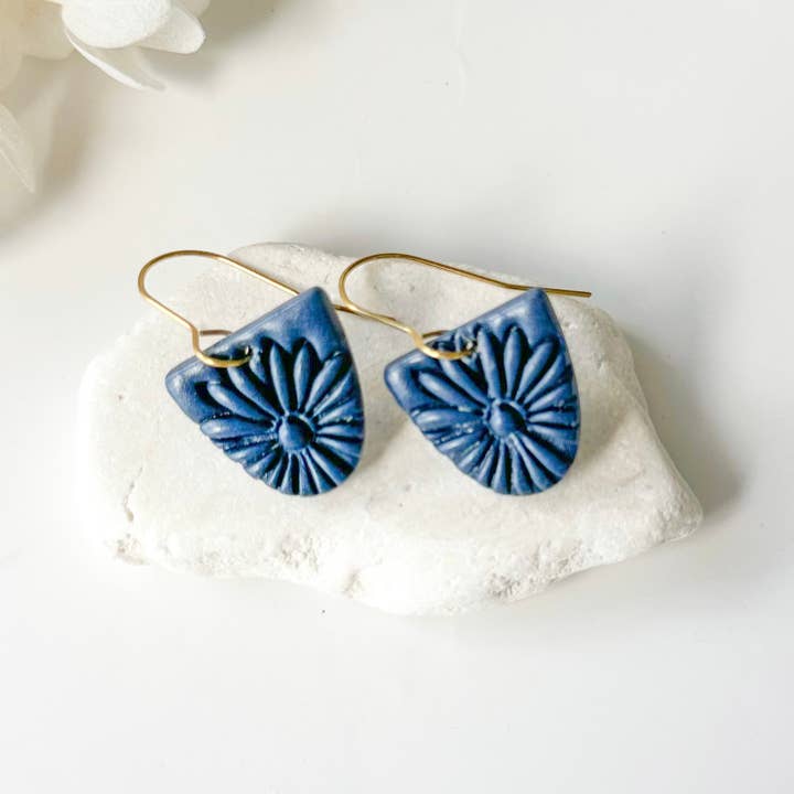 Pollie & Res - Wholesale Dangle earrings - Splendor Pressed Flower Hook Dangles11