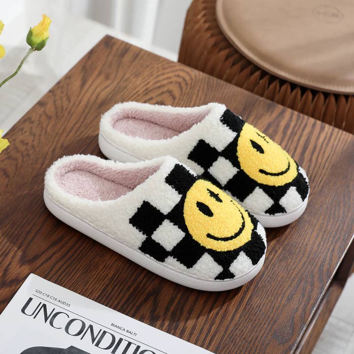 Sweet Cherry Sky – wholesale Slippers – Women's – Checker Board Smiley Face Slippers Hot Pink/Black and White