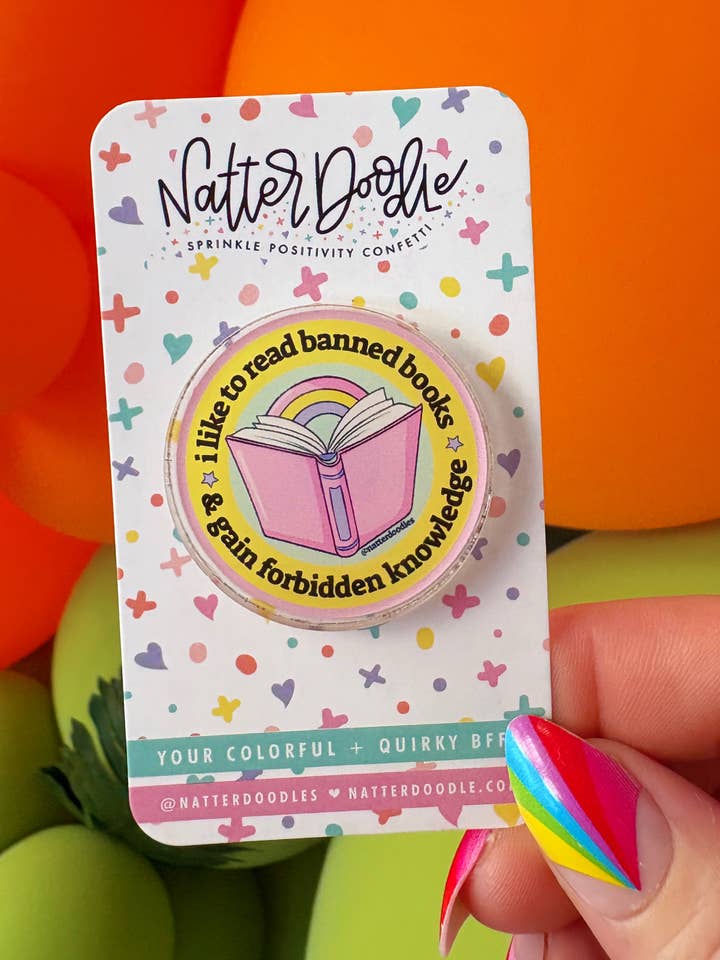 Leggi Libri Vietati Acquisisci Conoscenza Proibita Lettore Leggi Spilla per la vendita all'ingrosso da parte di NatterDoodle