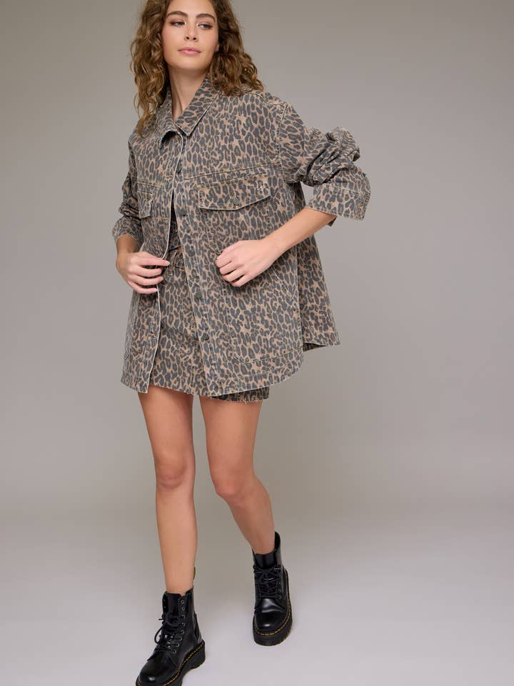 Cheetah Print Oversized Shirt for wholesale by Hidden Jeans