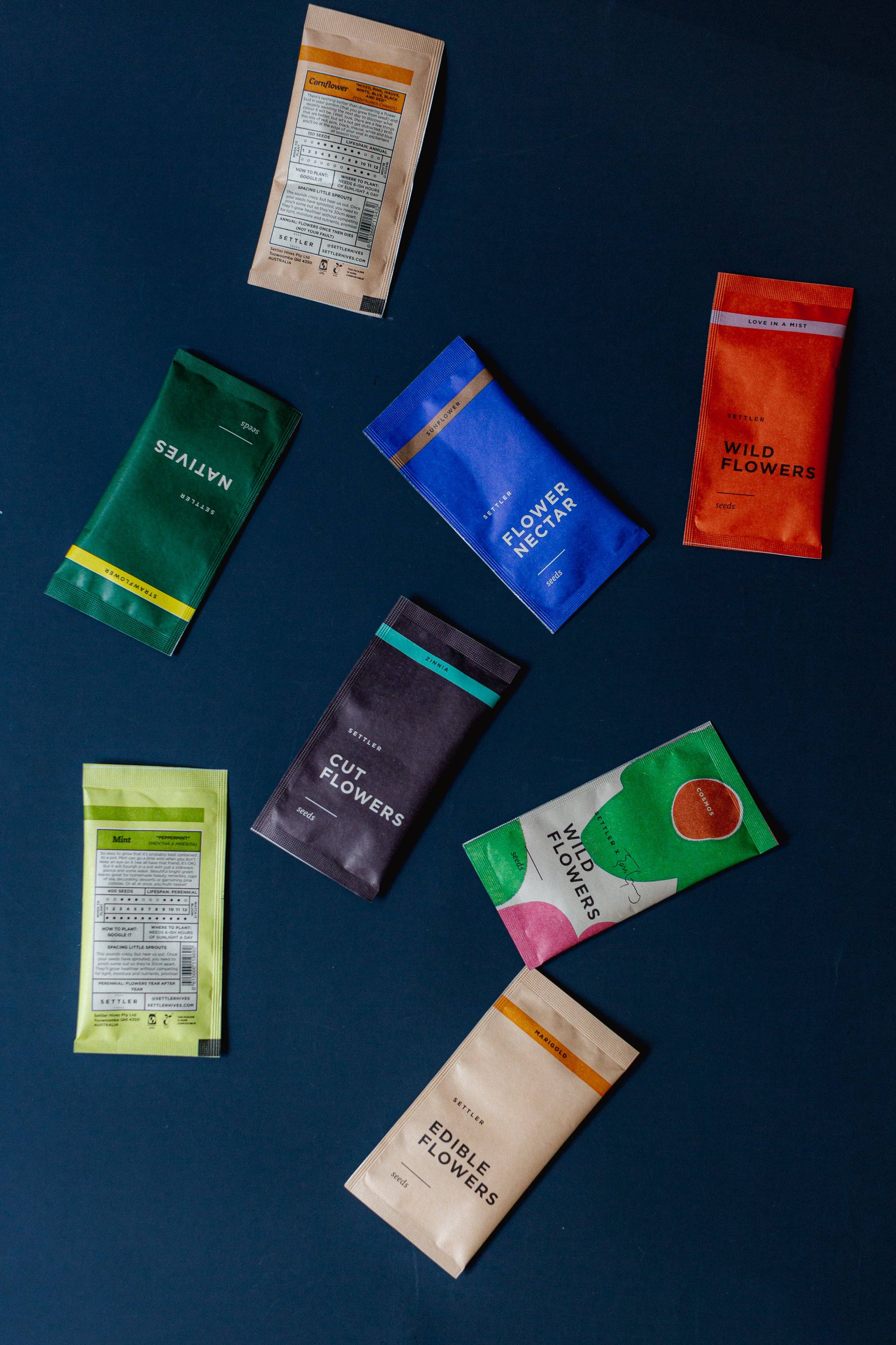 Settler Hives - Wholesale Plant Seeds - Mix of Zinnia, Cornflower & Strawflower Seeds | 10 of each8