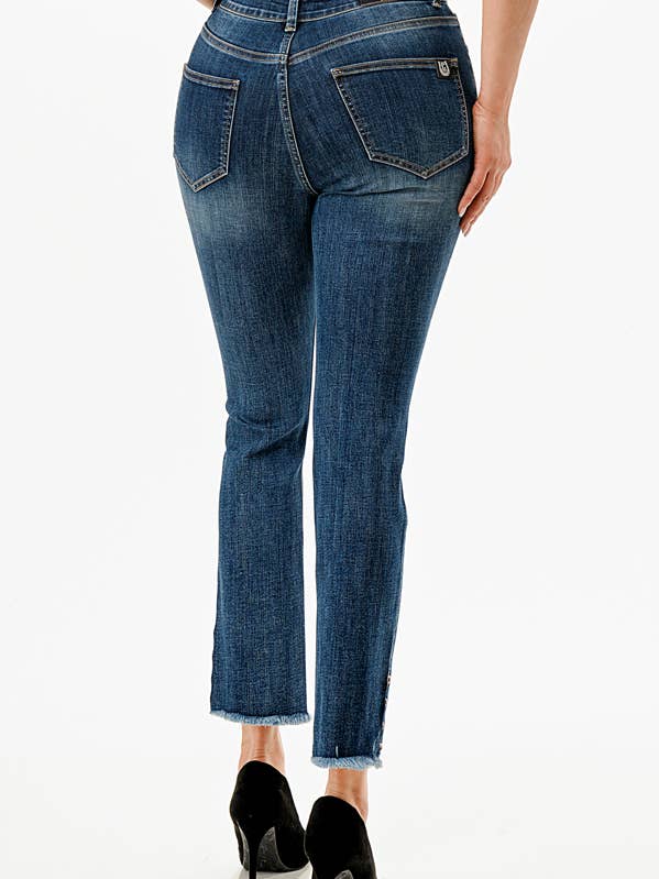 Jeans à jambe droite avec détail ourlet rivets| ET-9602 pour la vente par Grace in LA