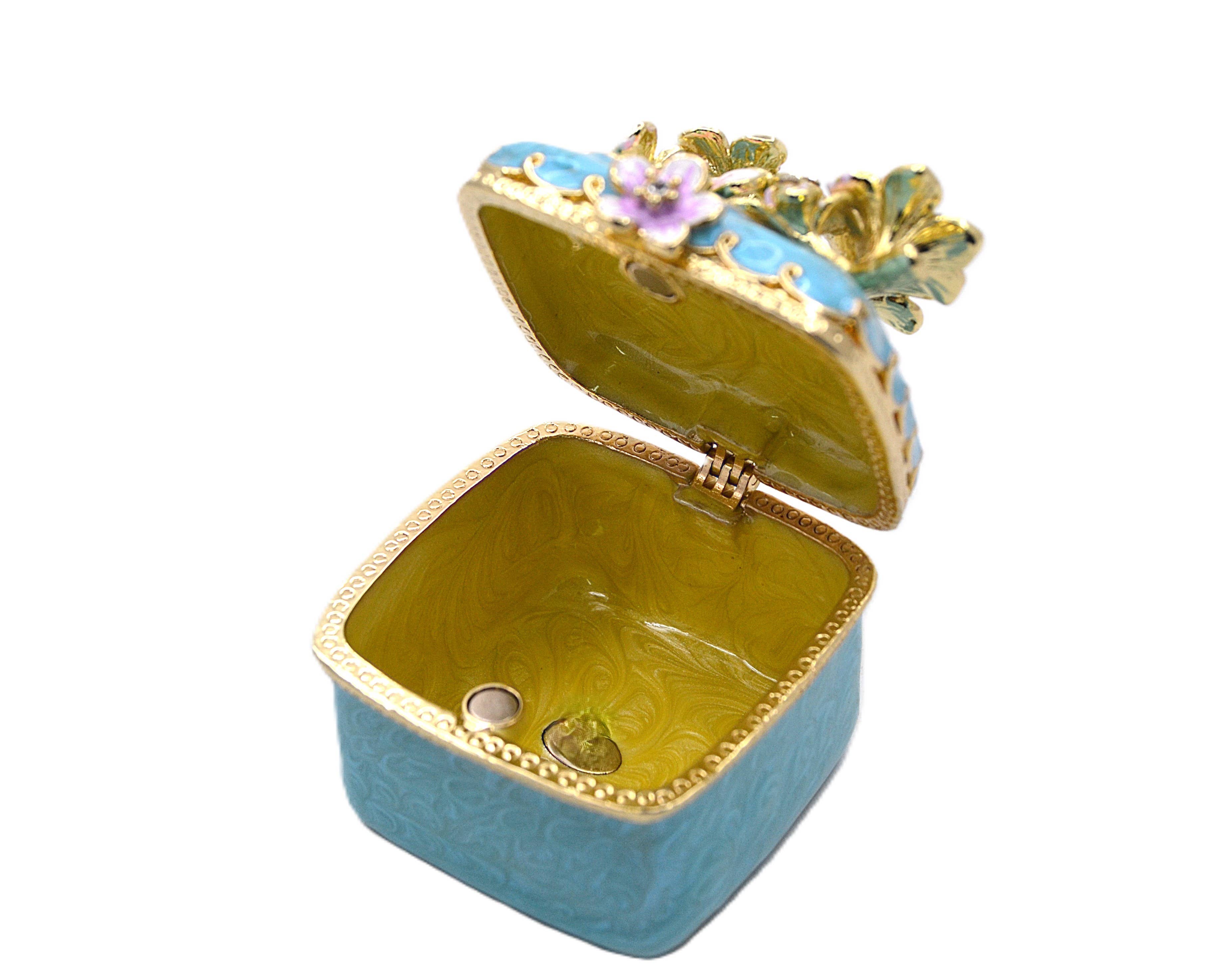 Ciel Collectables – wholesale Smyckeskrin och organisatörer – Dekorativt smyckeskrin med körsbärsblommor. Handgjord.11