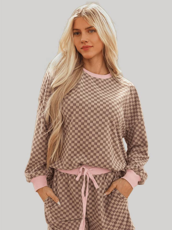 Ensemble à carreaux avec pull à manches longues et short pour la vente par PartyEight