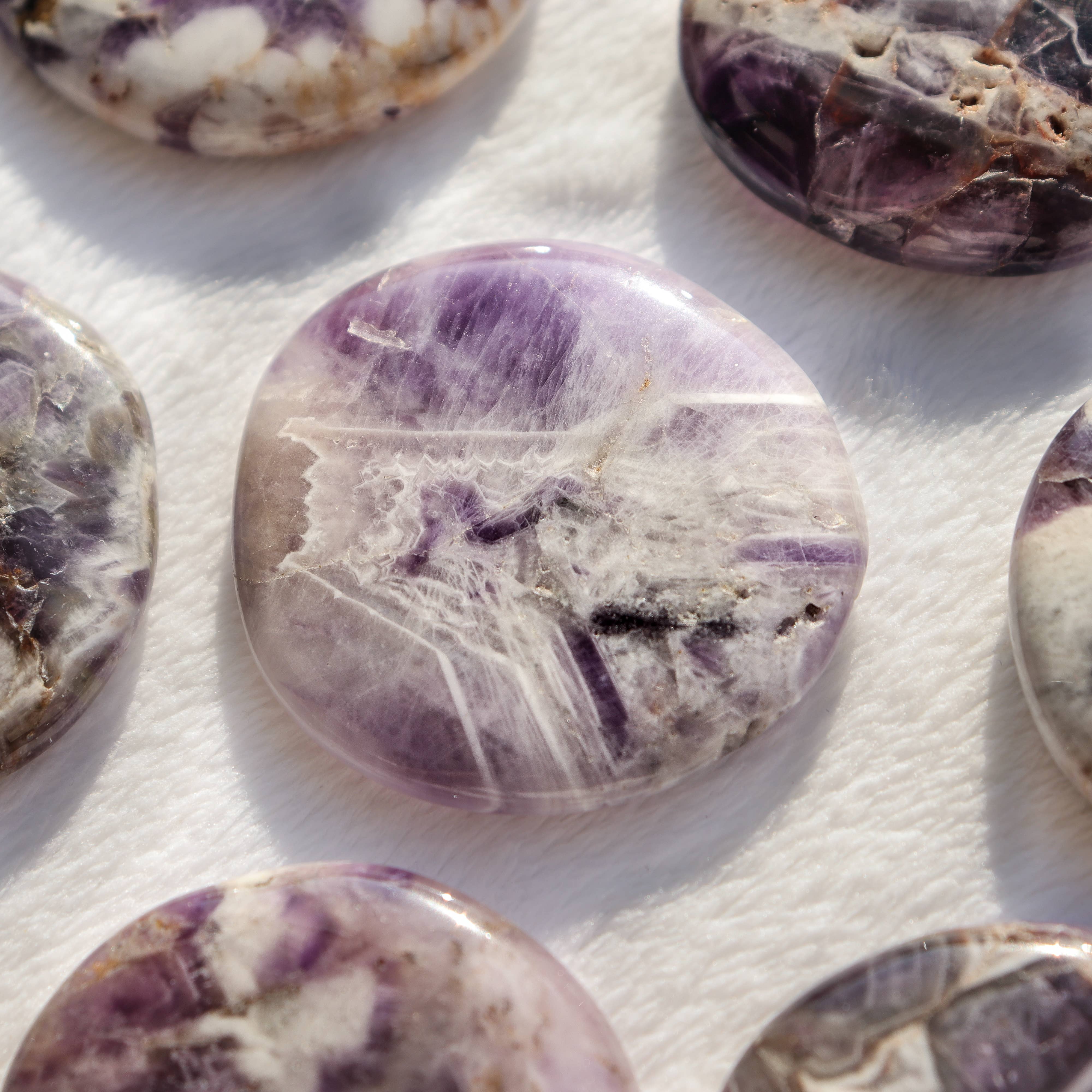 Natures Artifacts Inc - Venta al por mayor Piedras/cristales espirituales - Piedras de palma de cristal amatista2