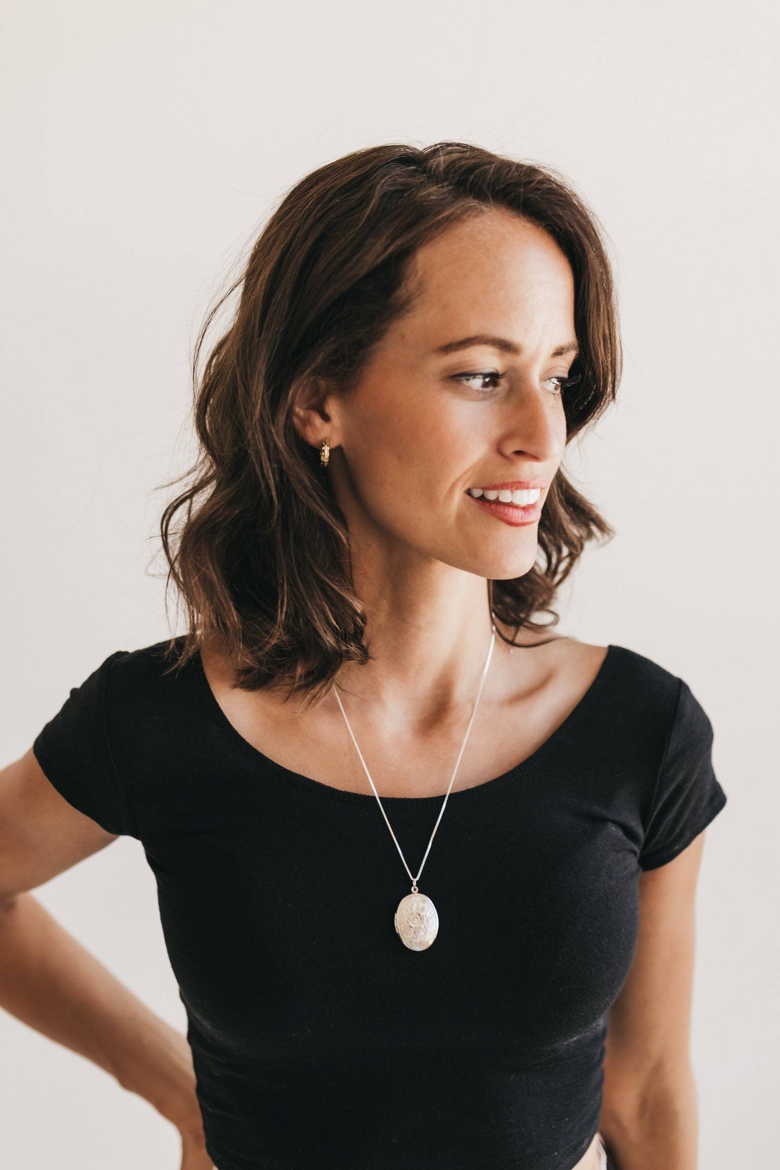 Sydney Rose Co. - Wholesale Locket Necklace - Secret Garden Oval Locket ( Silver)1