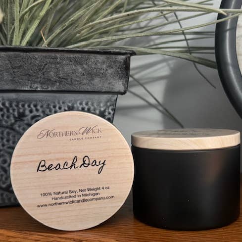 Stranddag - 100% Soja Kaars, 4 oz Zwart blik voor wholesale door Northern Wick Candle Company