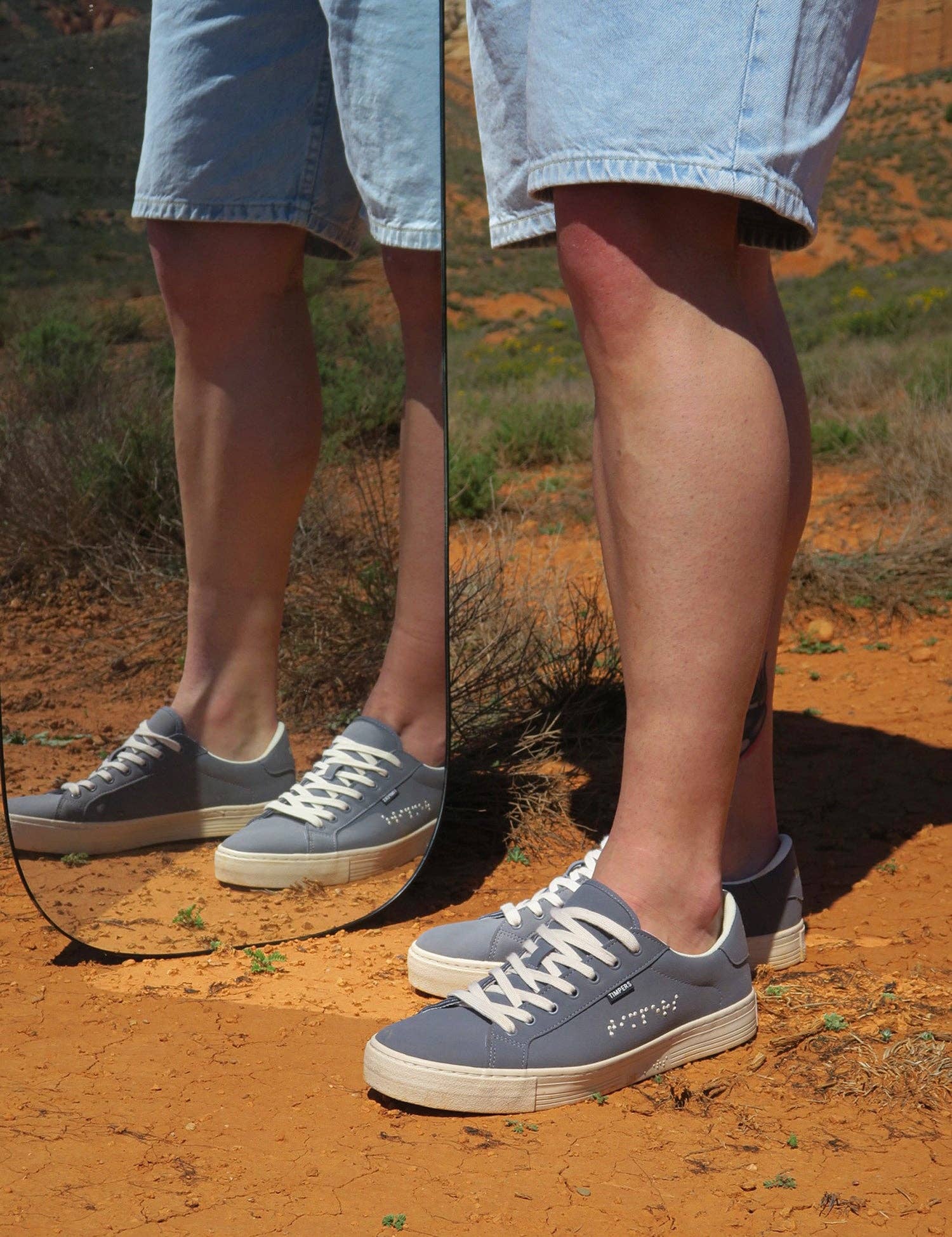 Timpers - Wholesale Lifestyle Sneakers - Unisex - Zapatillas Veganas Grises Diseñadas por Personas con Discapacidades1