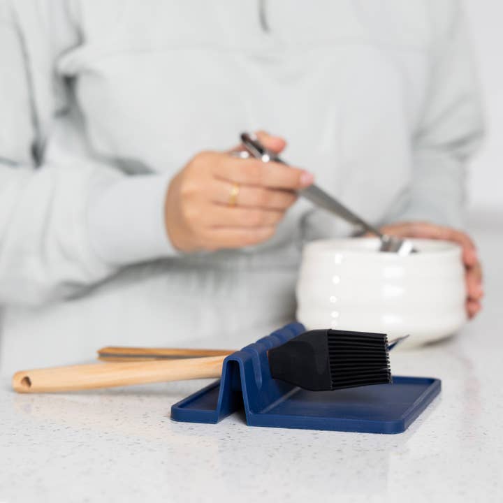 Fox Run Brands - Wholesale Spoon Rest - Fox Run Silicone Spoon Rest and Utensil Holder, Navy, 5.5"2